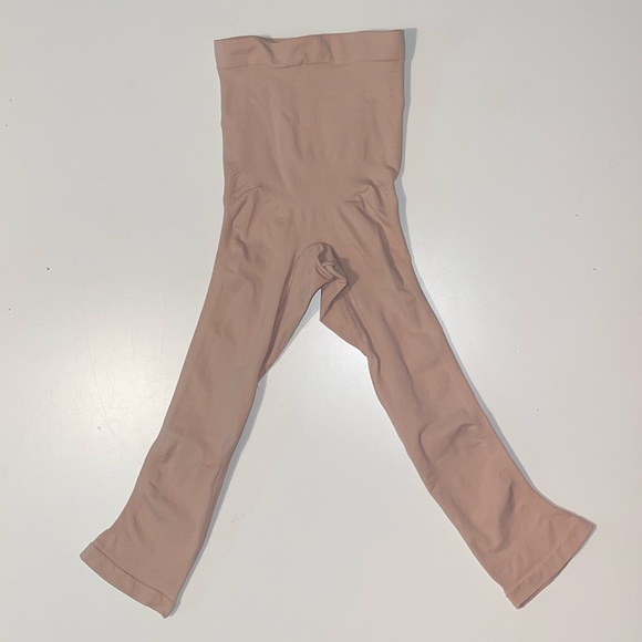 SKIMS Shorts Skims Sculpting Short Above The Knee With Open Gusset